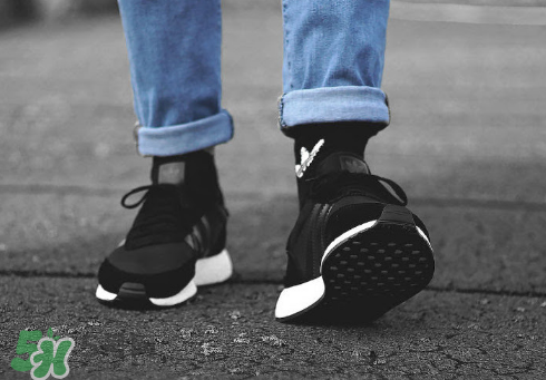adidas iniki runner boost酷黑配色上腳效果怎么樣？