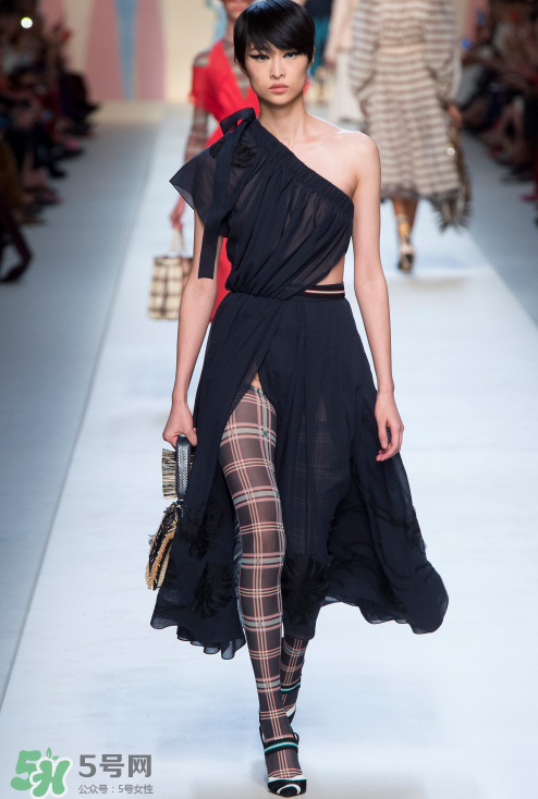 fendi2018春夏系列怎么樣_好看嗎_款式有哪些？