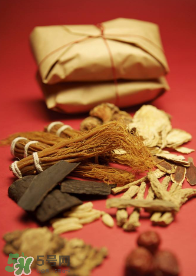 清熱降火的中藥有哪些？清熱降火的中藥大全