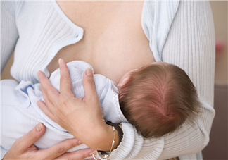 母乳寶寶一天大便幾次正常？母乳寶寶排便情況介紹