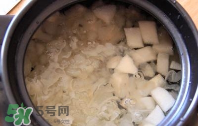雪蛤能和銀耳一起燉嗎？雪蛤銀耳羹怎么做？