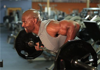 杠鈴劃船怎么做？杠鈴劃船正手反手區(qū)別