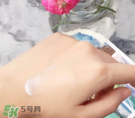 護(hù)發(fā)素可以抹在頭皮上嗎？