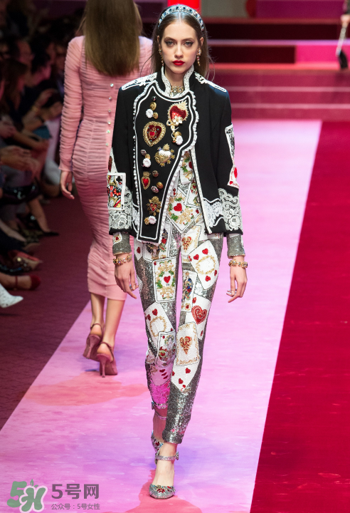 dolce gabbana2018春夏系列服裝怎么樣_好看嗎？