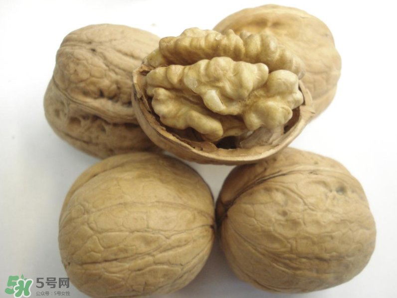 核桃上的陰皮是什么？核桃對血管的作用