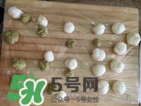 榴蓮冰皮月餅的做法？榴蓮冰皮月餅價(jià)格