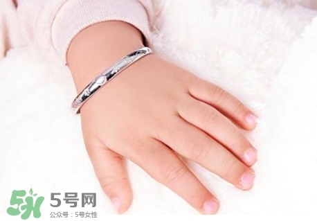 中秋節(jié)送什么禮給親戚？中秋節(jié)除了送月餅還能送什么？