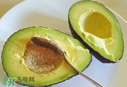 牛油果為什么苦?帶有黑線的牛油果怎么吃最好？