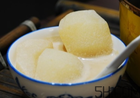 雪梨能和牛奶一起吃嗎？雪梨可以和牛奶榨汁嗎？