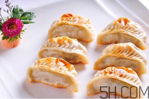 煎餃怎么煎才酥脆好吃？煎餃怎么做好吃？