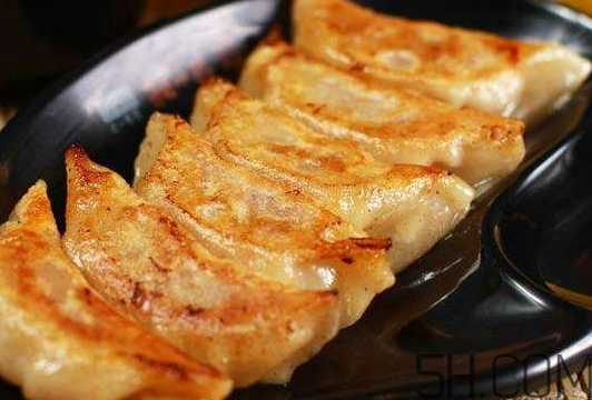 煎餃怎么做不粘鍋？煎餃粘鍋怎么辦？