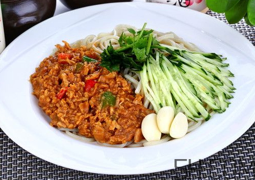 炸醬面可以用豆瓣醬嗎？炸醬面可以用黃豆醬嗎？