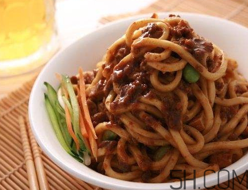 炸醬面可以用掛面嗎？炸醬面用什么面條？