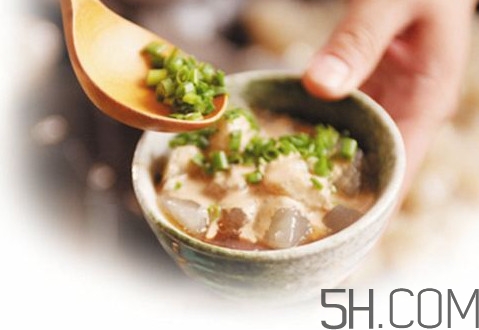 燜子是涼粉嗎？燜子是用什么做的？