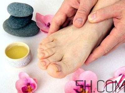 大蒜泡酒可以治腳氣嗎？治腳氣的方法有哪些？