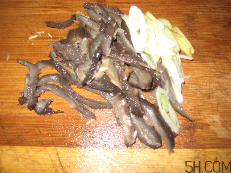 蘑菇和海參能一起吃嗎？蘑菇海參湯的做法