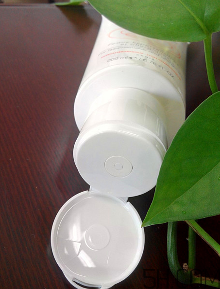 雅漾舒緩特護潔面乳怎么樣？好用嗎？