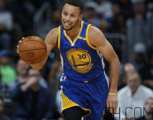 under armour curry 4白黑配色什么時(shí)候發(fā)售_多少錢？