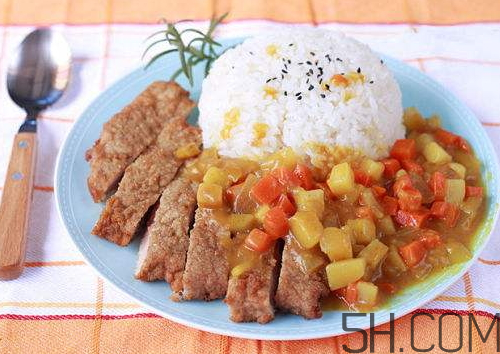 咖喱飯可以隔夜吃嗎？咖喱飯能放多久？