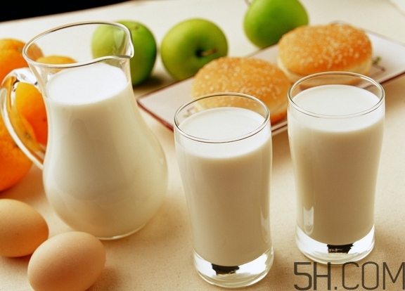 牛奶什么時候喝好？牛奶什么樣的好？