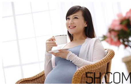 不適合孕婦的睡姿有那些？孕婦冬季如何護(hù)膚？
