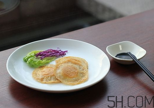荷包蛋是煮的還是煎的？煎雞蛋還是煮雞蛋好？