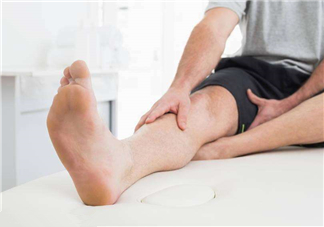 腳氣用鹽水泡腳有用嗎？用鹽水泡腳治腳氣嗎？