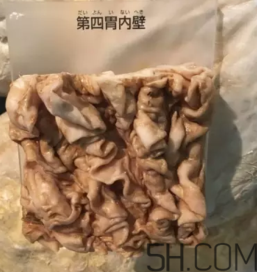 牛百葉和毛肚是一個(gè)東西嗎？牛百葉上面有層黑皮能吃嗎？