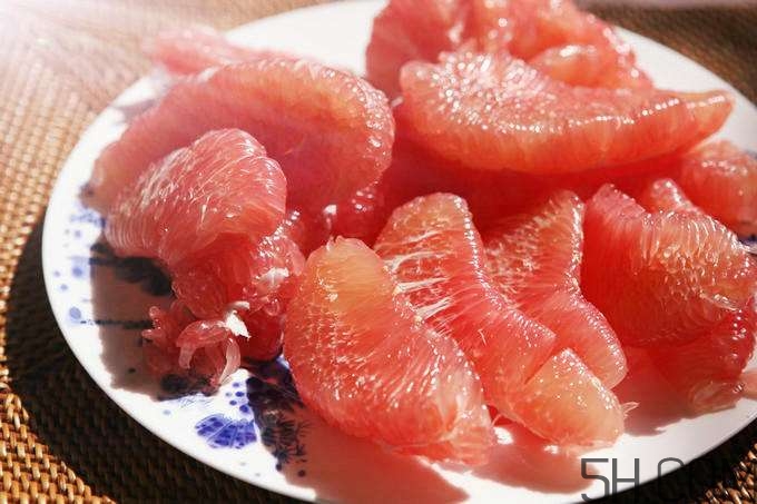 紅心柚子與白肉柚子有什么差別？紅心柚子是轉(zhuǎn)基因嗎？
