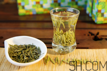 茶葉發(fā)霉是什么樣子？茶葉發(fā)霉怎么鑒別？