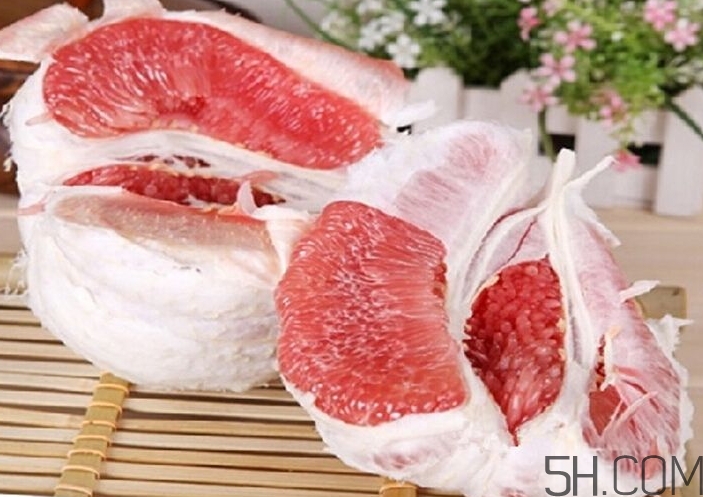 吃紅心柚子有什么好處？紅心柚子的功效與作用