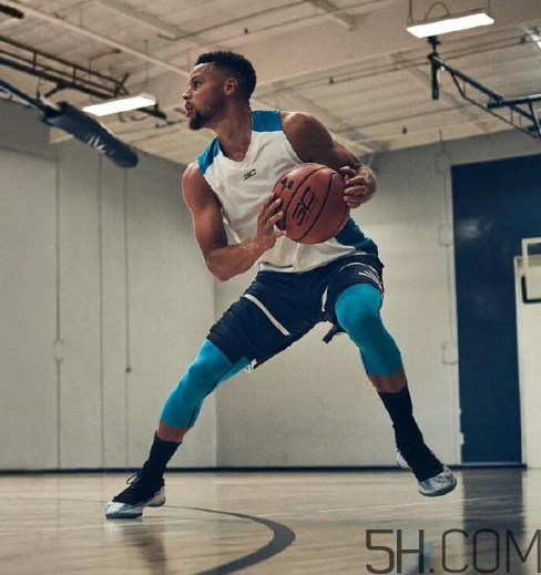 under armour curry 4鞋碼偏小嗎？庫里第四代戰(zhàn)靴尺碼怎么選？