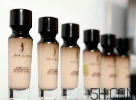 ysl女神粉底液怎么樣？ysl女神粉底液和超模粉底液對(duì)比