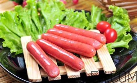 烤腸能用微波爐加熱嗎？烤腸能在微波爐里烤嗎？