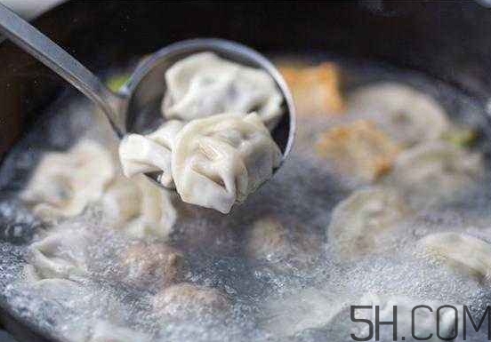 煮餃子怎么煮不破皮？煮餃子怎么看熟沒(méi)熟？