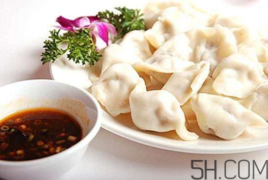 煮餃子開鍋煮皮還是餡？煮餃子蓋不蓋鍋蓋？
