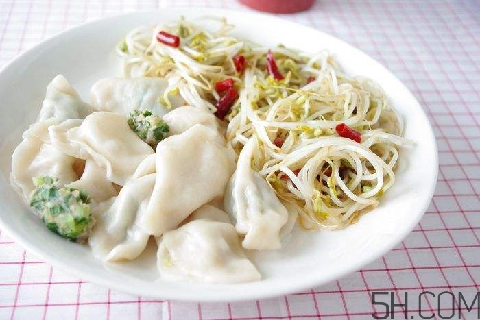 煮餃子開鍋煮皮還是餡？煮餃子蓋不蓋鍋蓋？