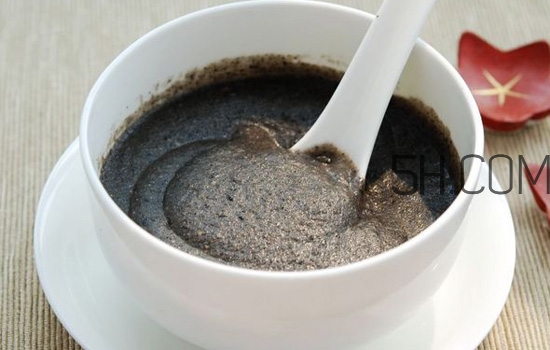黑芝麻糊用開水沖還是溫開水？黑芝麻糊養(yǎng)胃嗎？