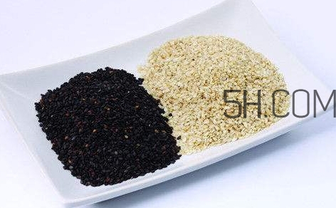 黑芝麻和白芝麻有什么區(qū)別？黑芝麻和白芝麻哪個(gè)好？