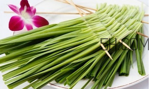 炒好的韭菜能隔夜吃嗎？吃韭菜胃酸燒心吃什么緩解？