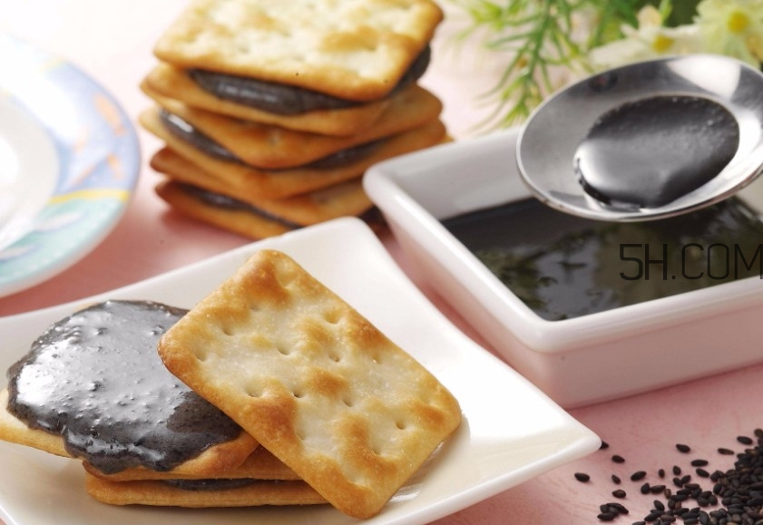 黑芝麻清洗掉色正常嗎？黑芝麻有黑色素嗎？