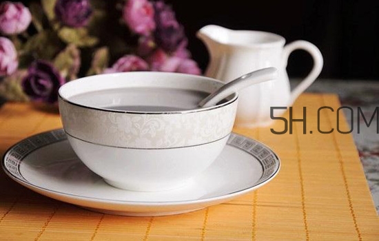 黑芝麻糊用開水沖還是溫開水？黑芝麻糊養(yǎng)胃嗎？