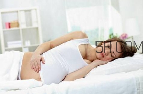 羊水早破的原因是什么？羊水早破能順產(chǎn)嗎？