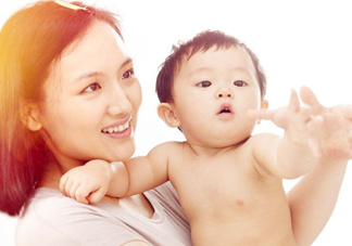 母乳和奶粉哪個好？媽媽開心最重要