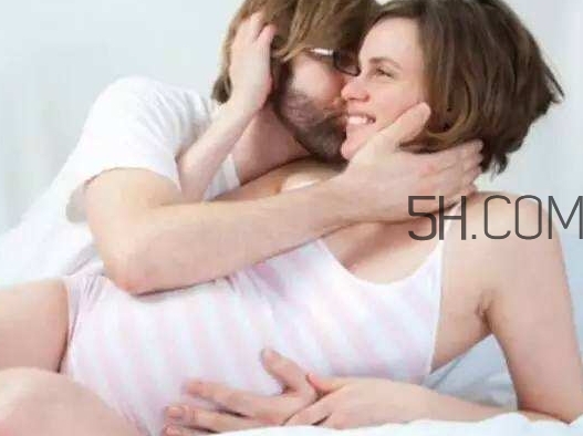 孕晚期同房有助于生產(chǎn)嗎？孕晚期同房對胎兒有影響嗎？