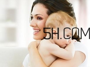 抱著寶寶睡覺(jué)到底好不好？如何糾正抱著寶寶睡覺(jué)？