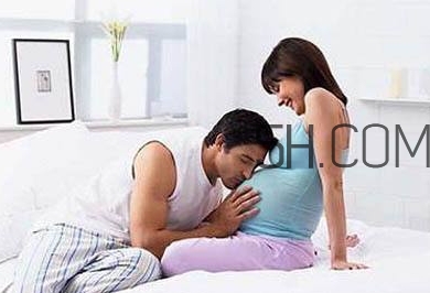 孕晚期同房有助于生產(chǎn)嗎？孕晚期同房對胎兒有影響嗎？