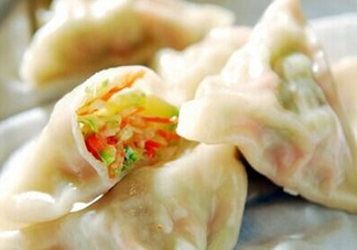 十個(gè)月的寶寶可以吃餃子嗎？寶寶吃什么餡的餃子好？