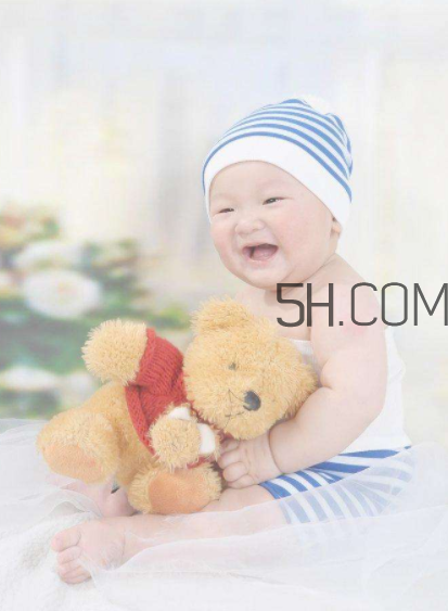 小孩風(fēng)熱感冒怎么辦？小孩子高燒手腳冰涼怎么處理？