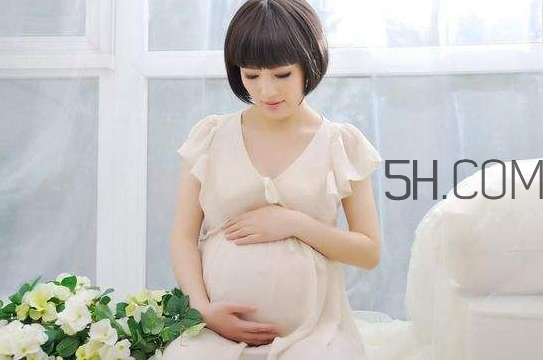 孕婦牙齦發(fā)炎腫痛怎么辦？早孕白帶有什么變化？
